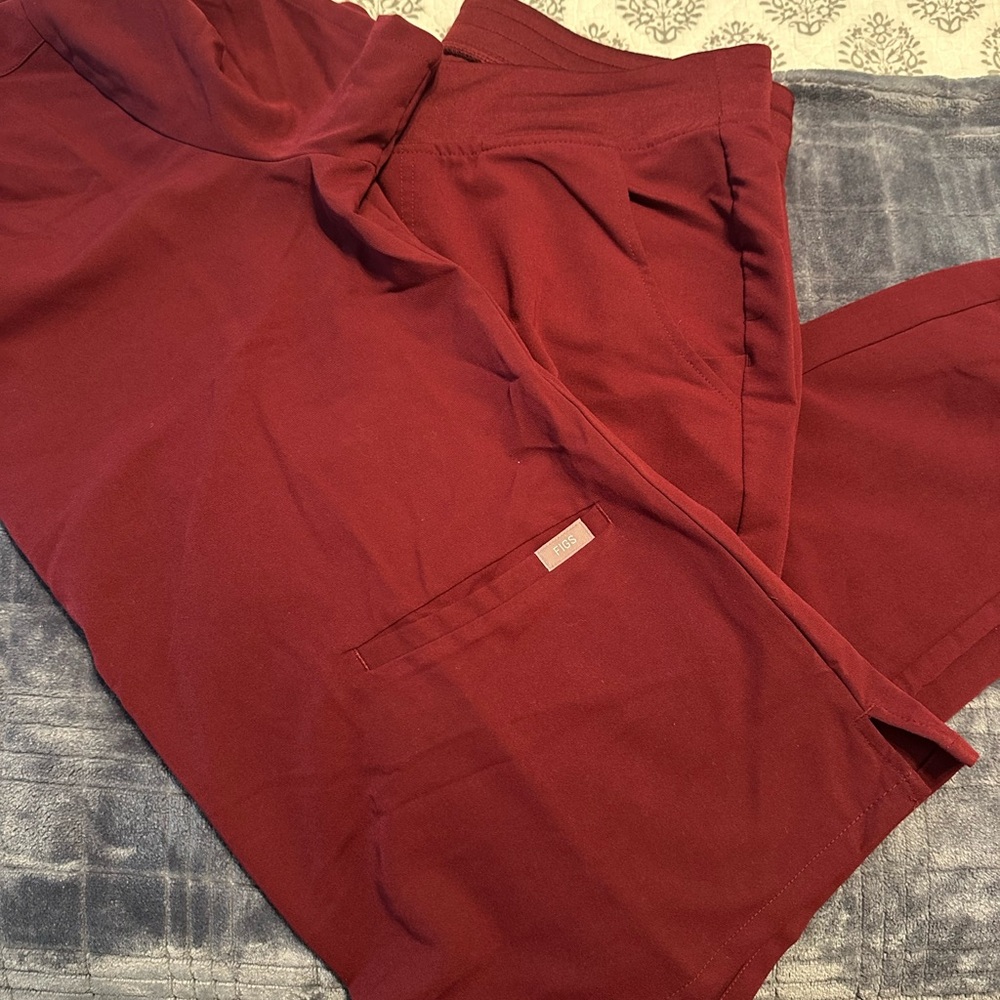 Figs Women's Scrub Pants in Burgundy